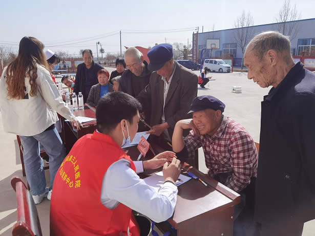 洛阳市红十字会“学雷锋”志愿服务活动精彩纷呈